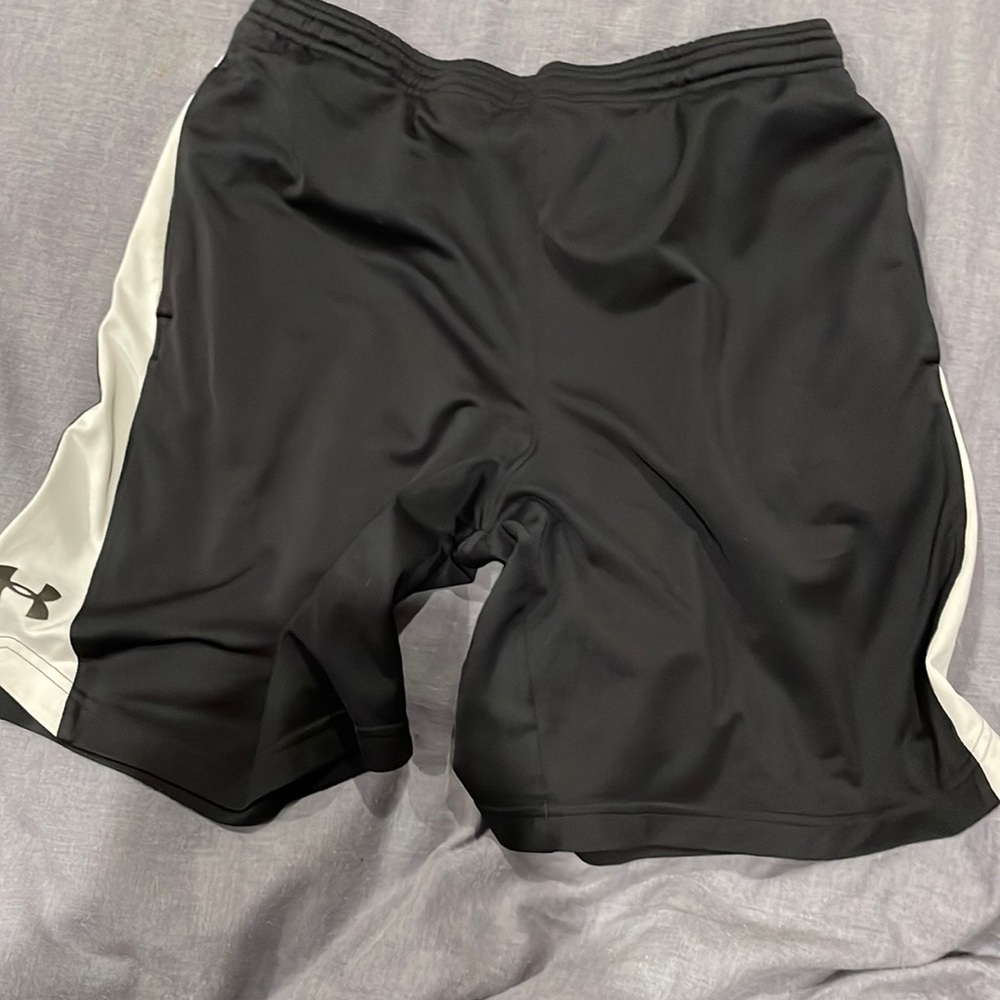 Under Armour Size Medium Shorts